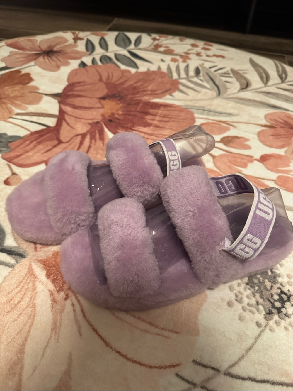 UGG Oh Yeah slippers NWT Lavender Fluff Slide with Branded Strap